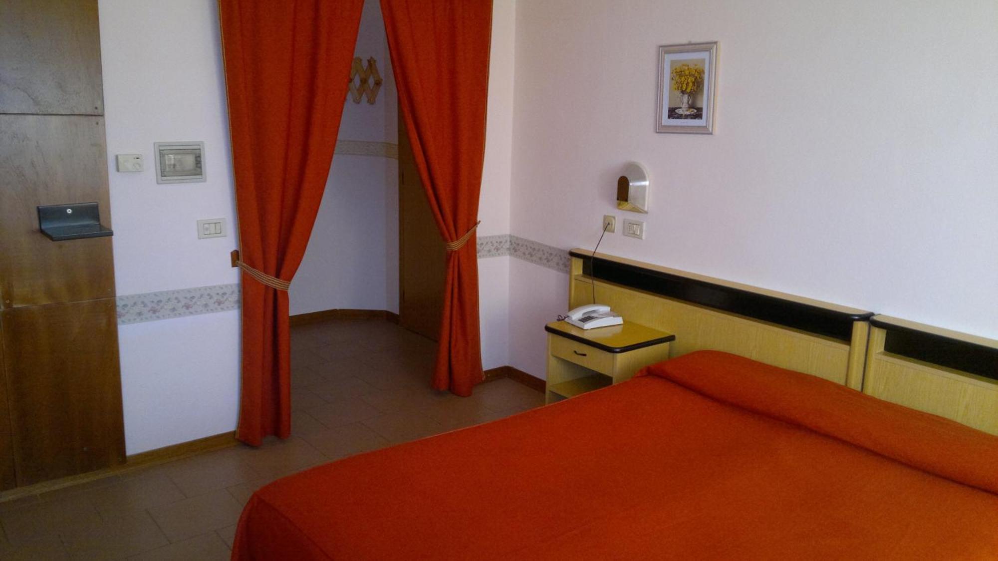 Hotel Centrale Argenta Bagian luar foto